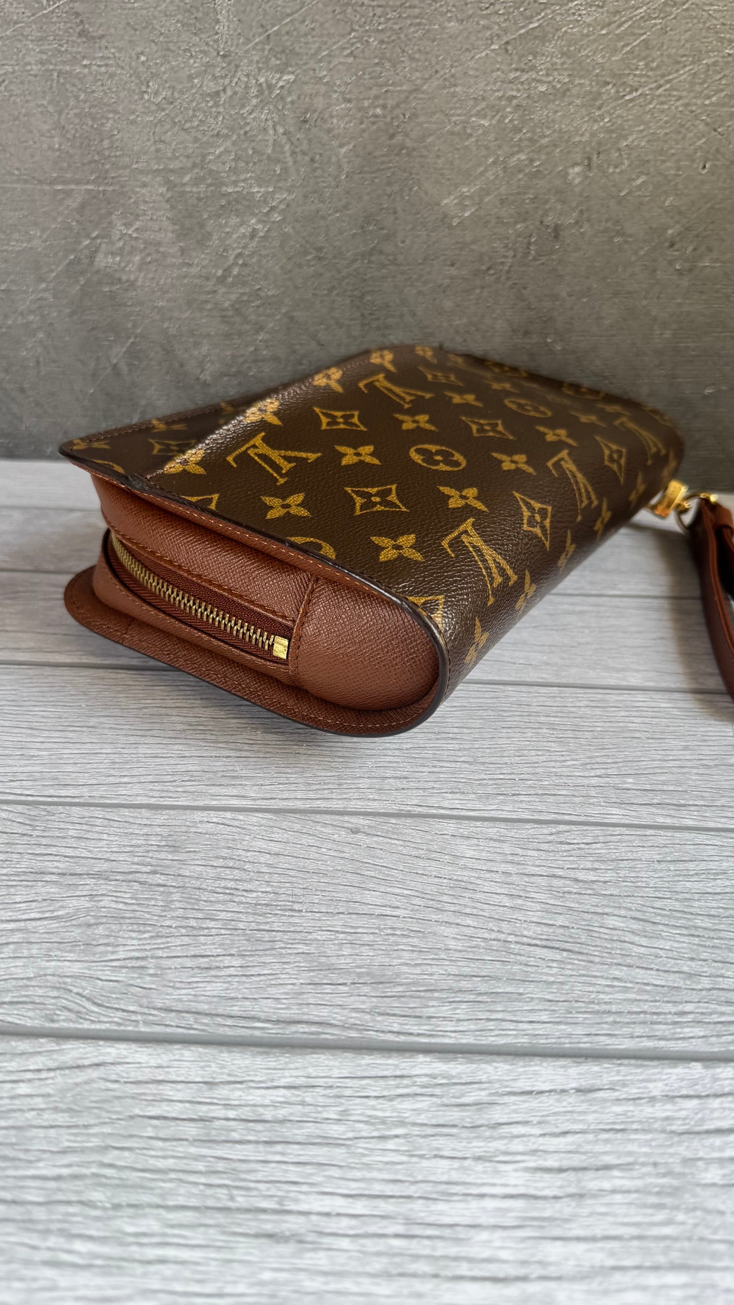 Louis Vuitton Porchette Orsay