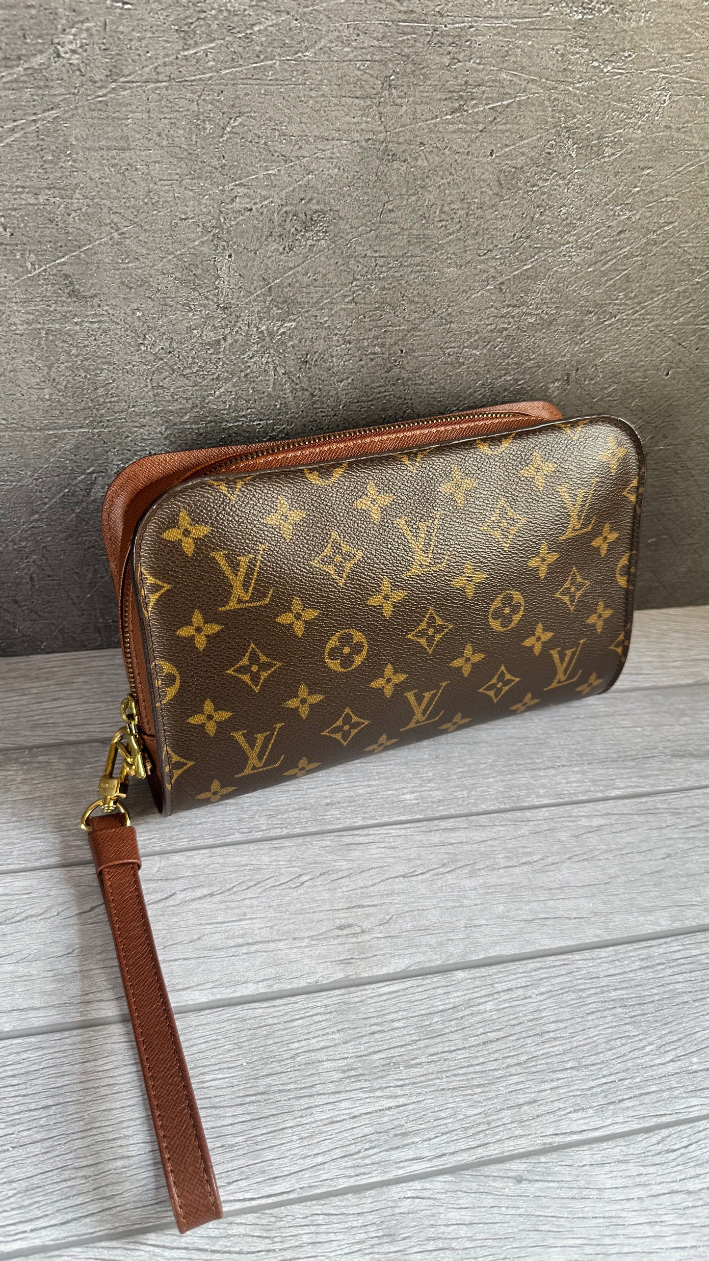 Louis Vuitton Porchette Orsay