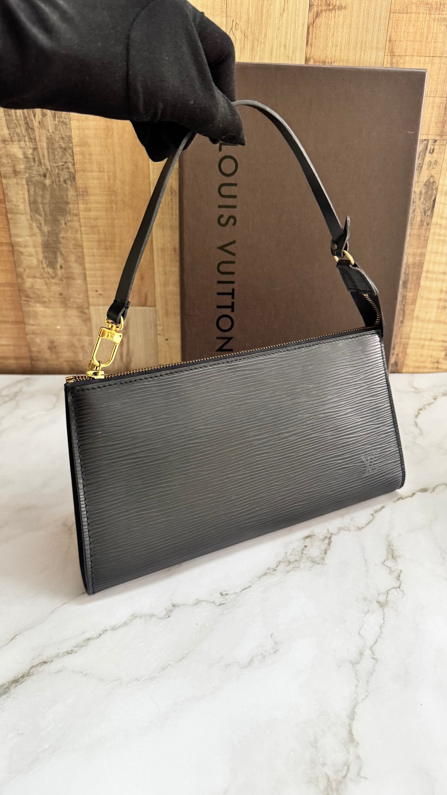 Louis Vuitton Pouchette