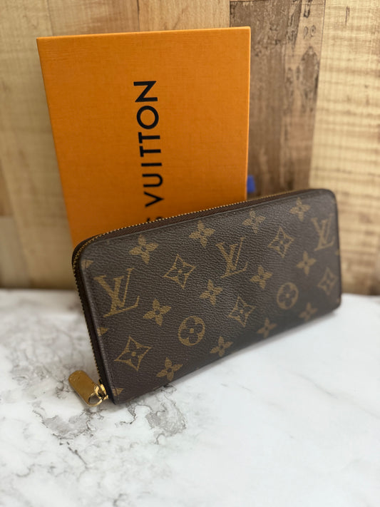 Louis Vuitton Zipped Wallet