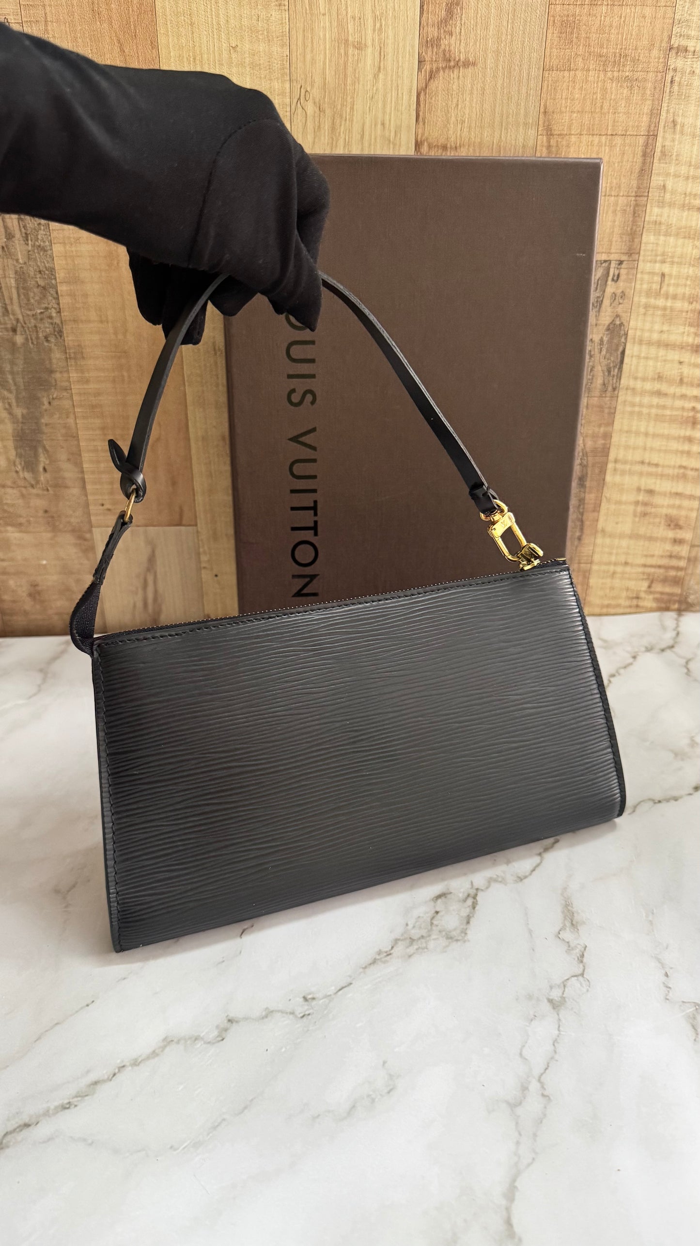 Louis Vuitton Pouchette