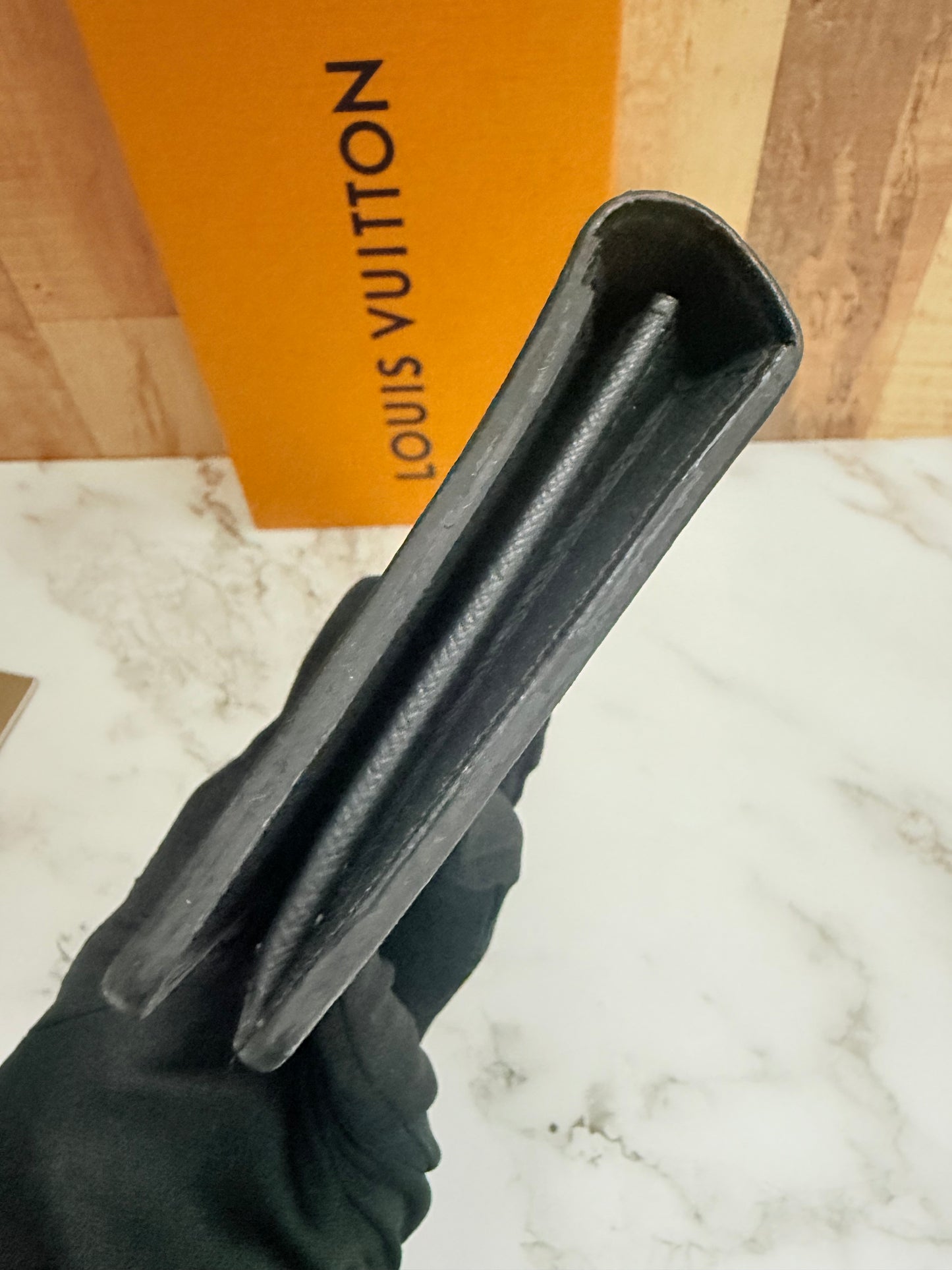 Louis Vuitton Monogram Wallet (Unisex)