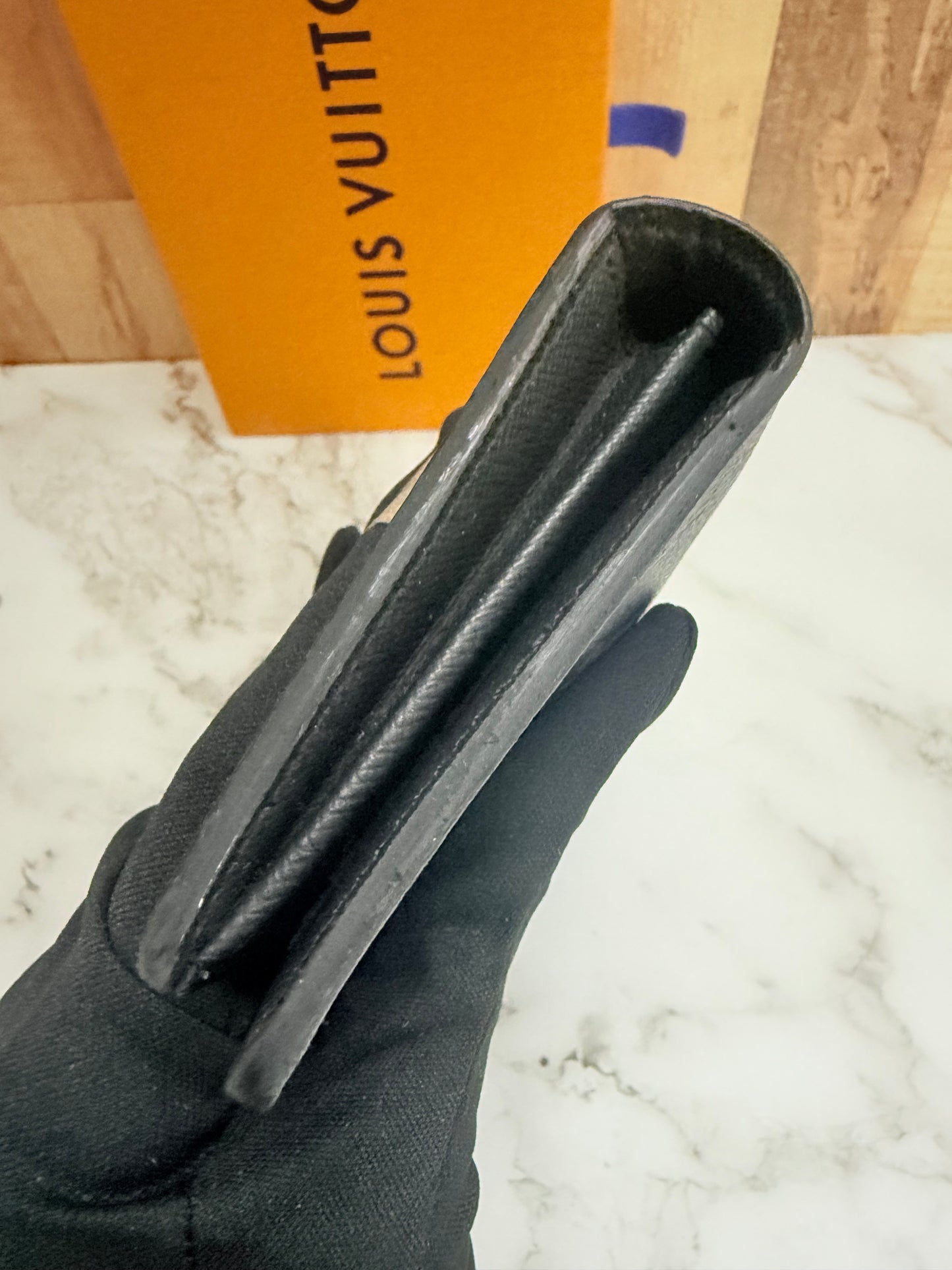 Louis Vuitton Monogram Wallet (Unisex)