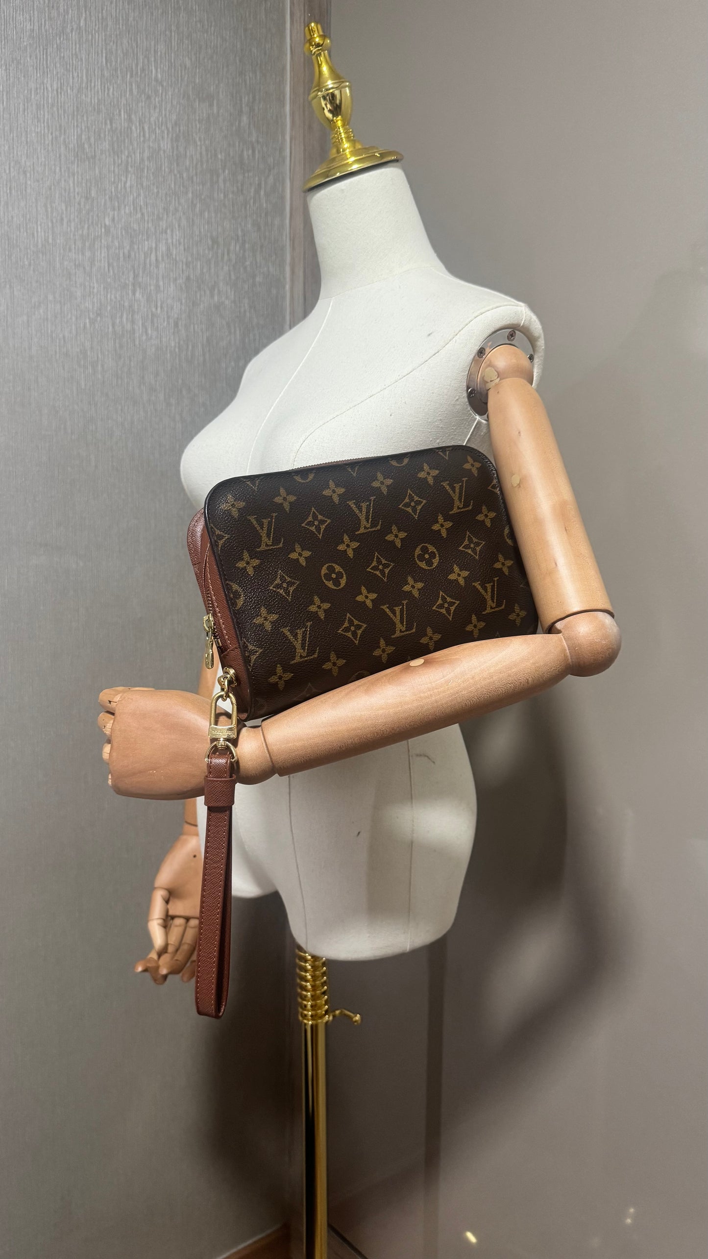 Louis Vuitton Porchette Orsay