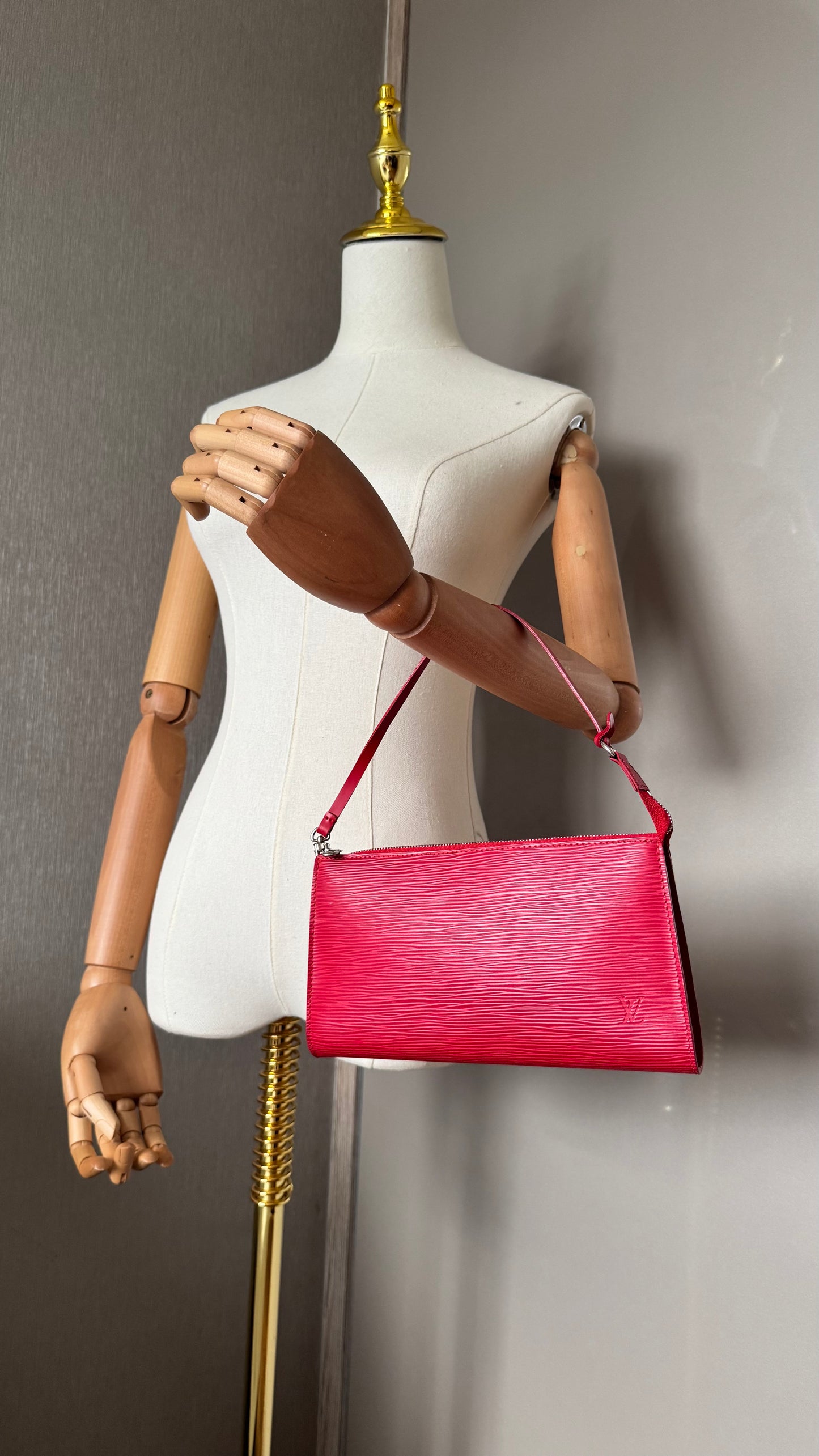 Louis Vuitton Pouchette