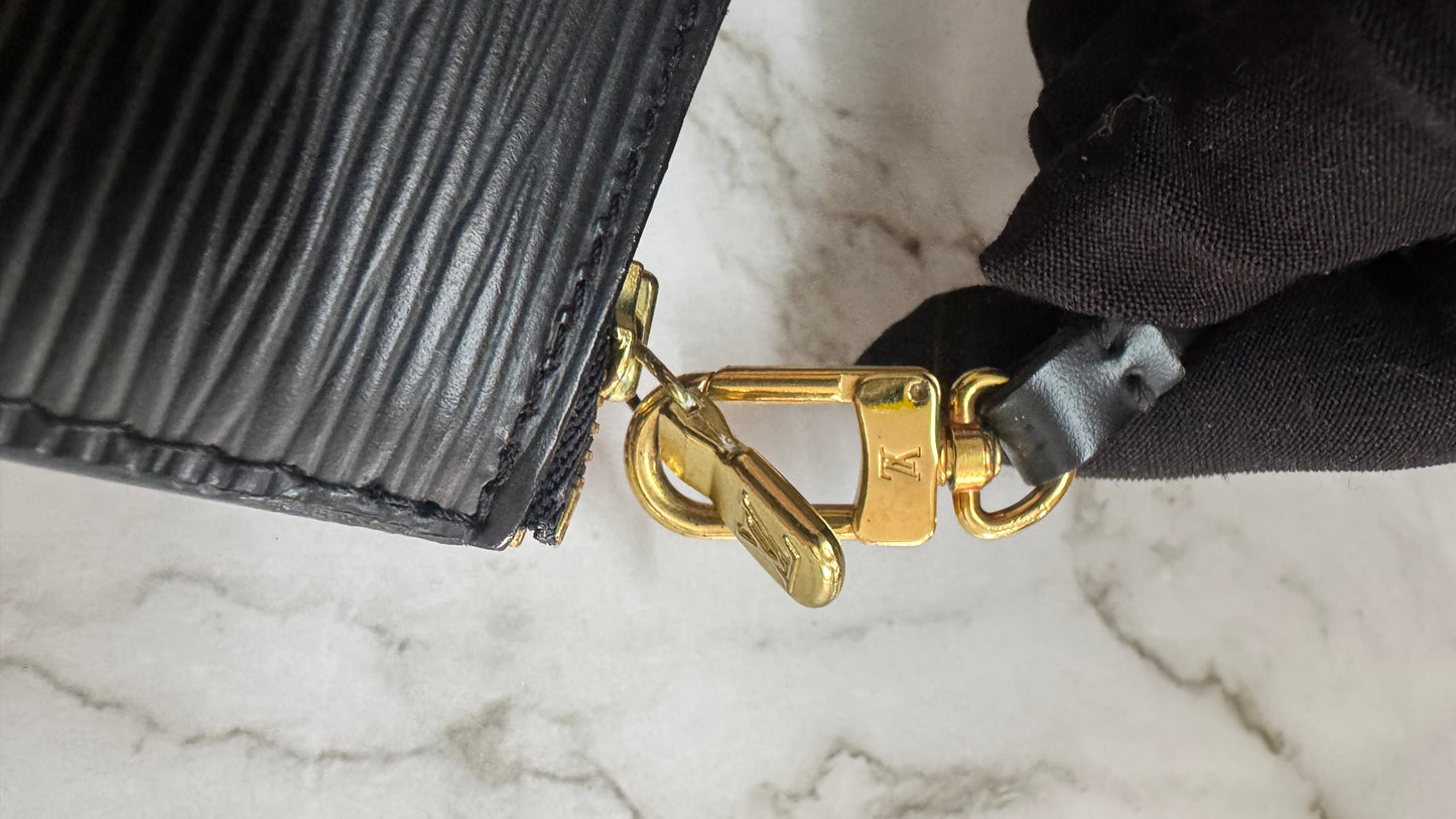 Louis Vuitton Pouchette