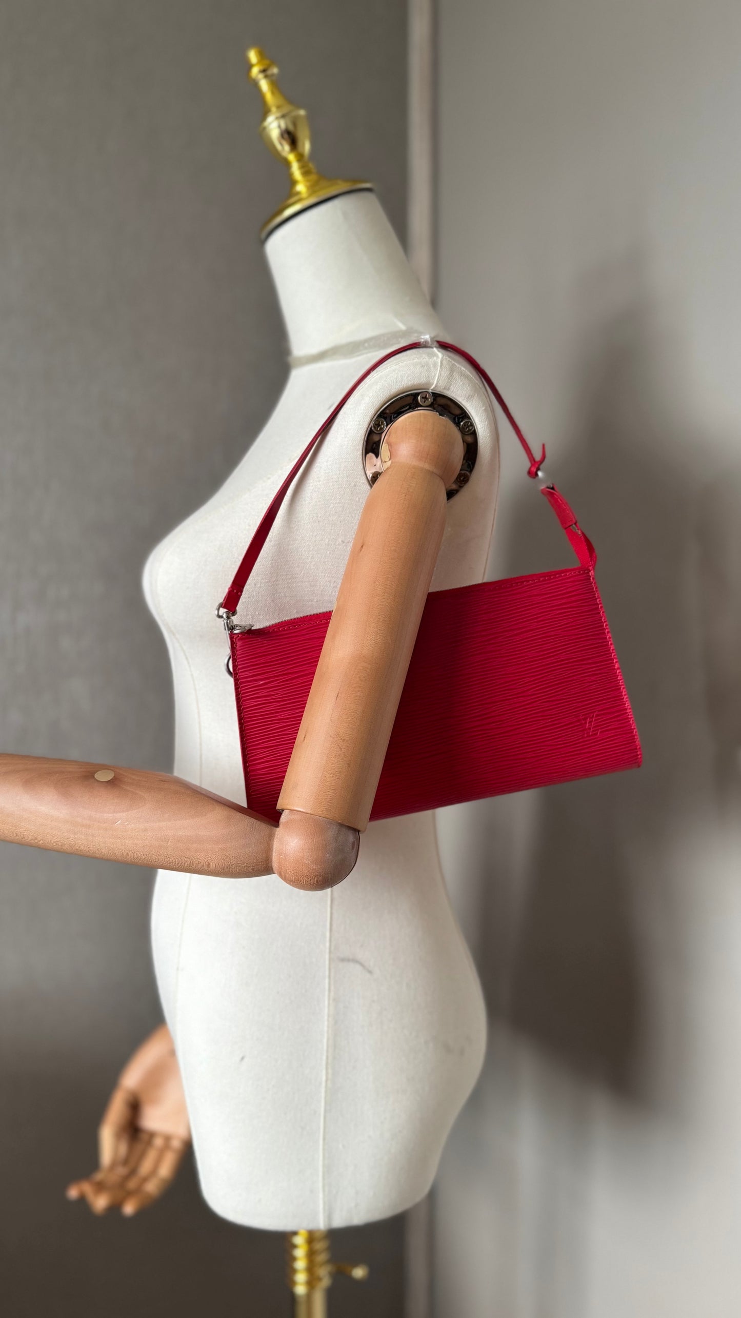 Louis Vuitton Pouchette