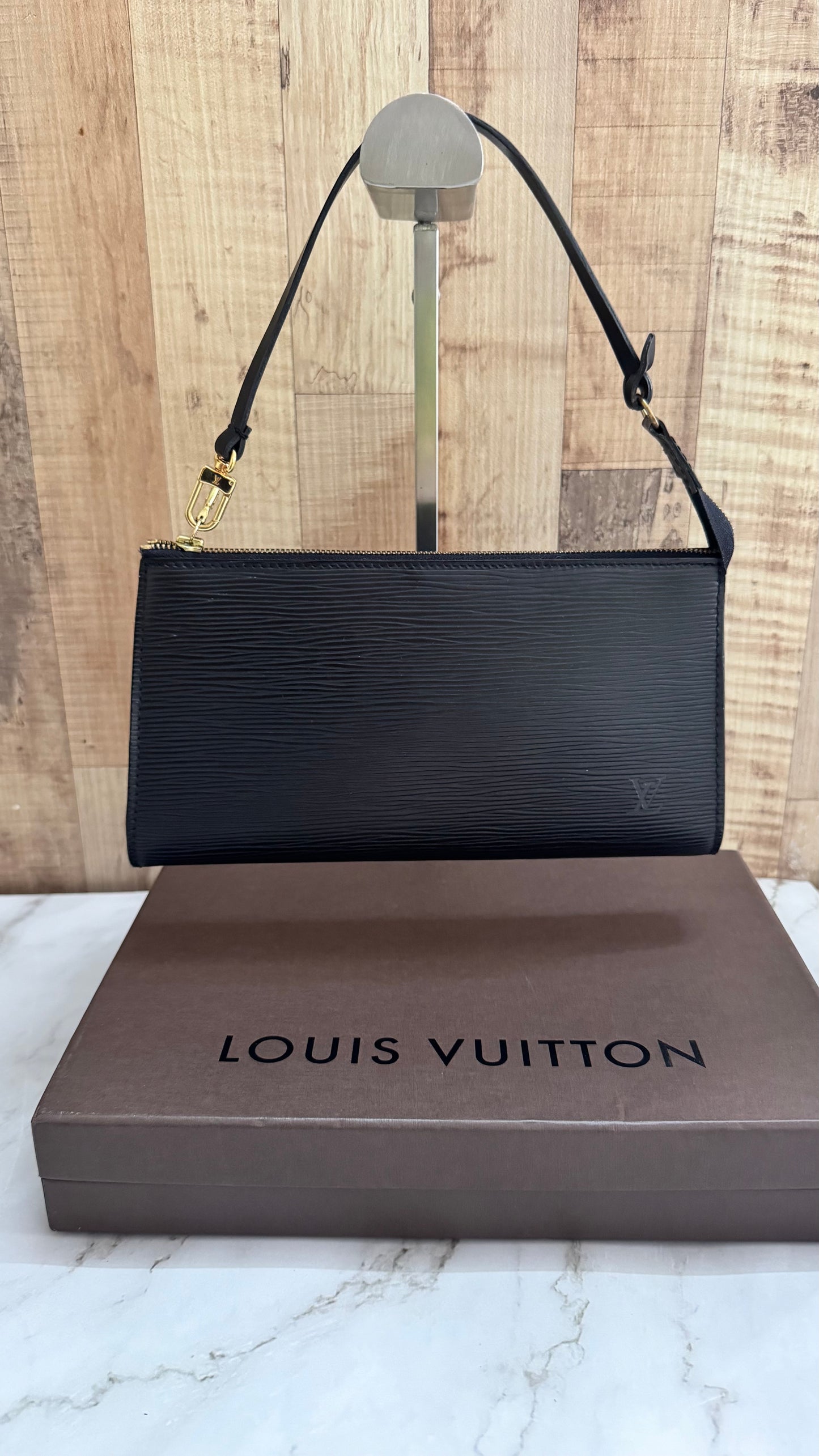 Louis Vuitton Pouchette