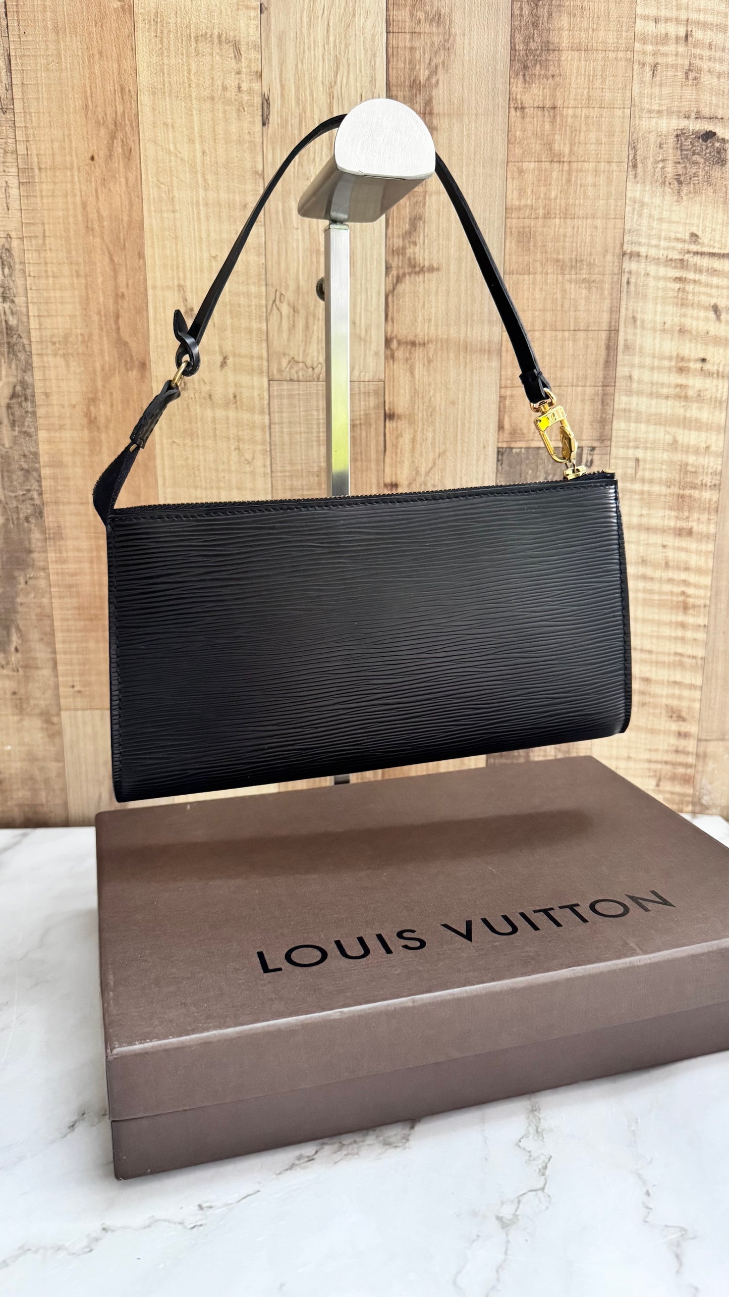 Louis Vuitton Pouchette