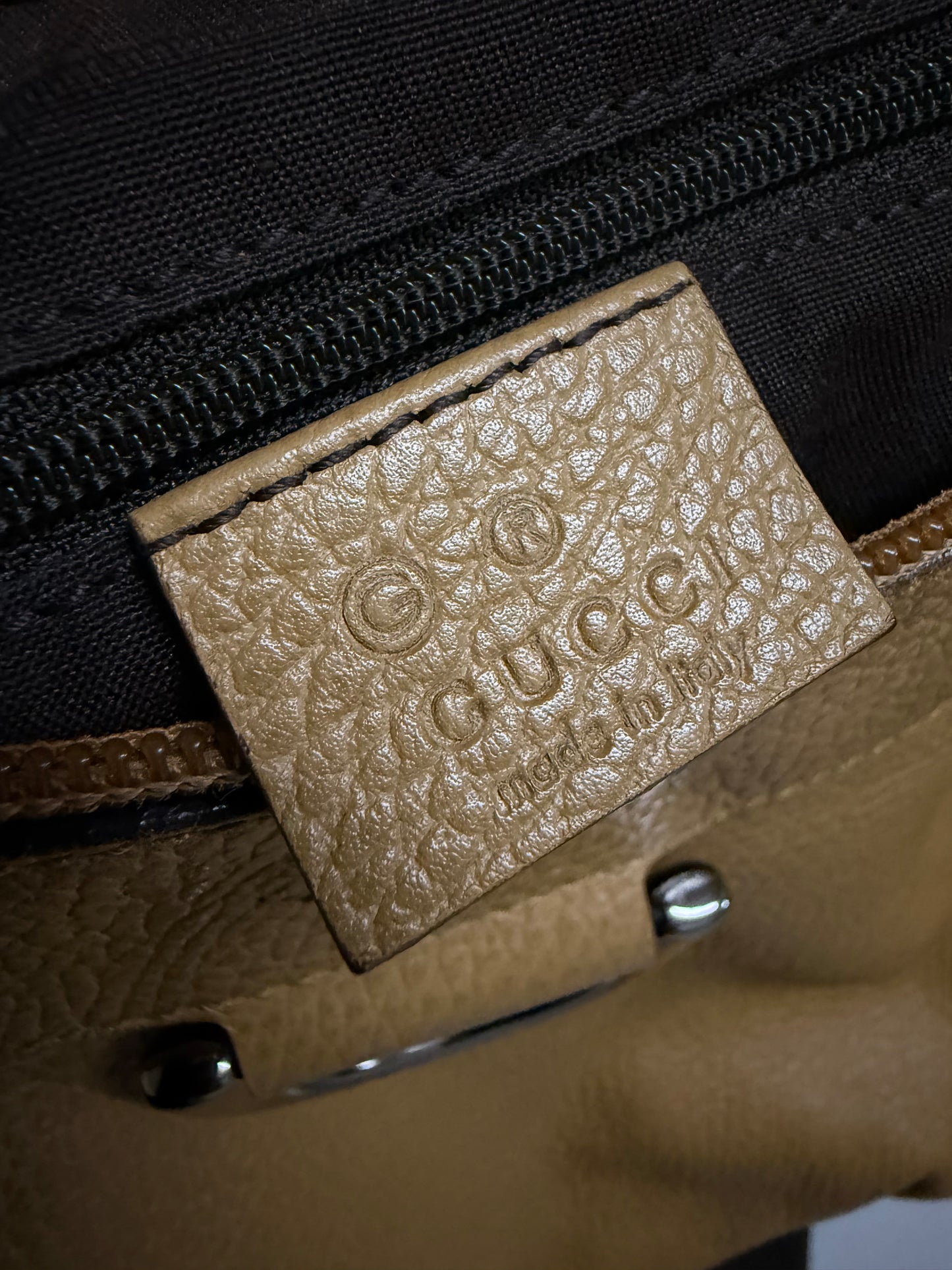 Gucci D-Ring Leather Hobo Bag