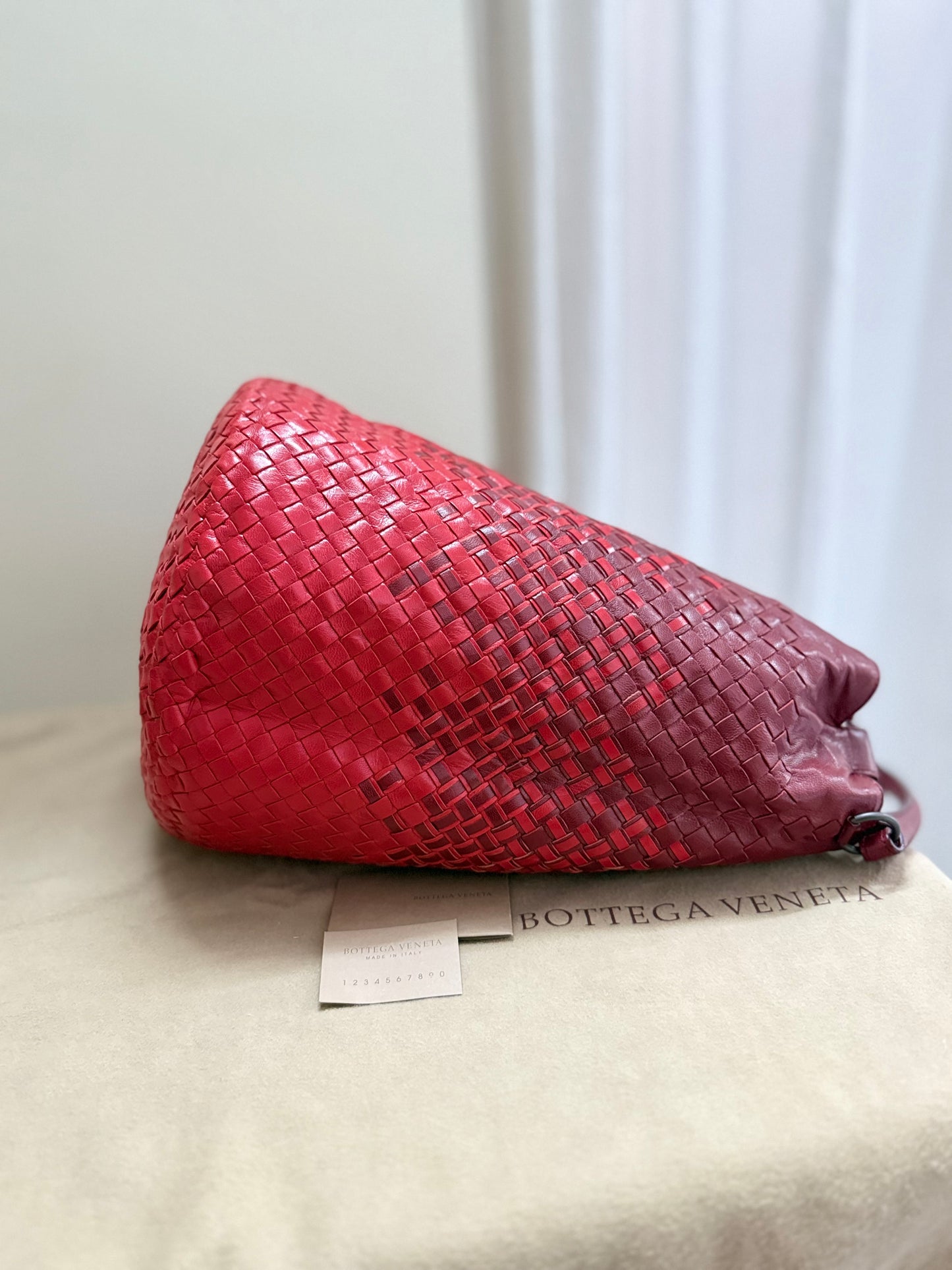 Bottega Veneta Intrecciato Drawstring Bucket Bag (Red Ombré)