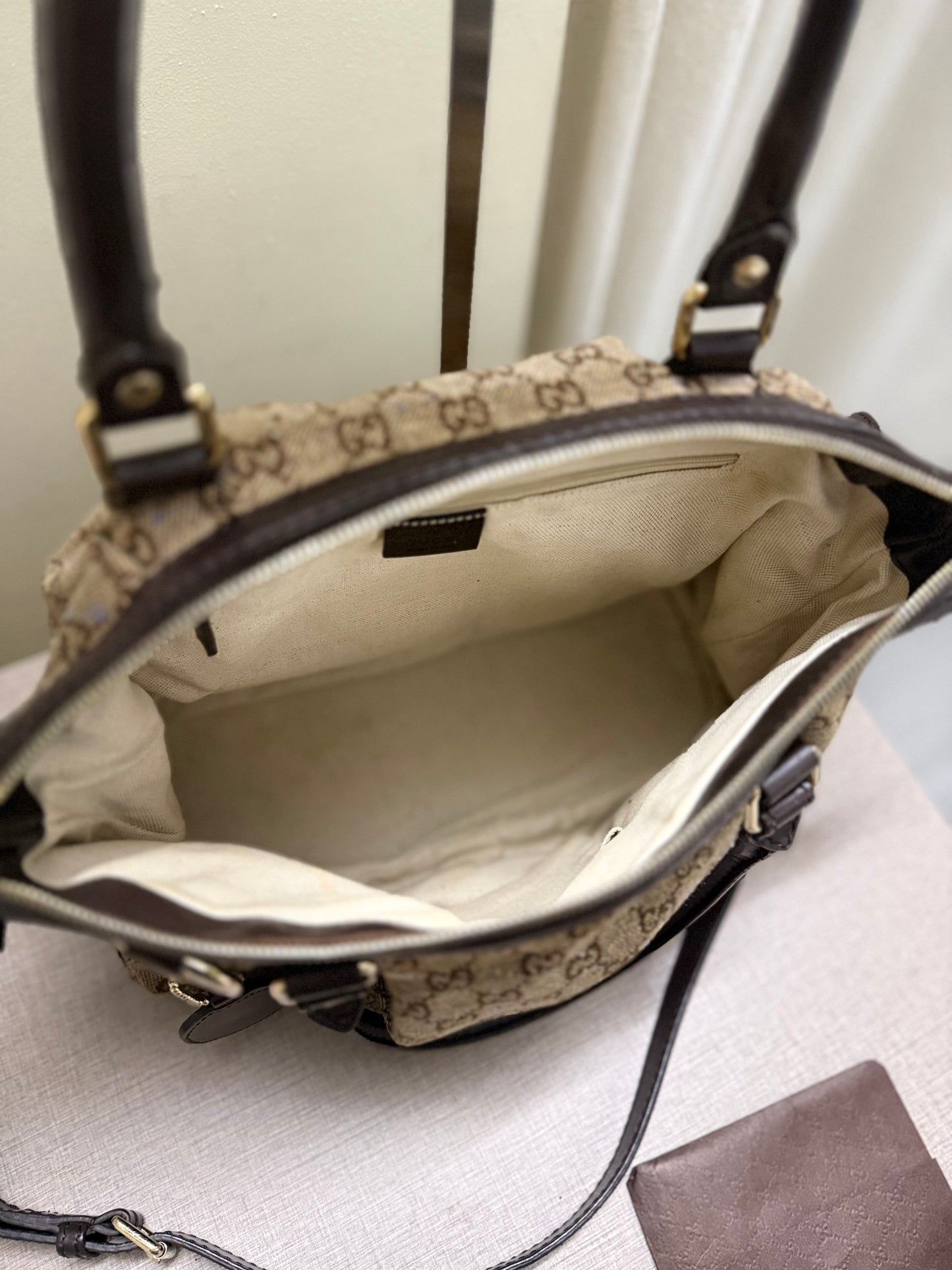 Gucci Sukey Medium Top Handle Bag