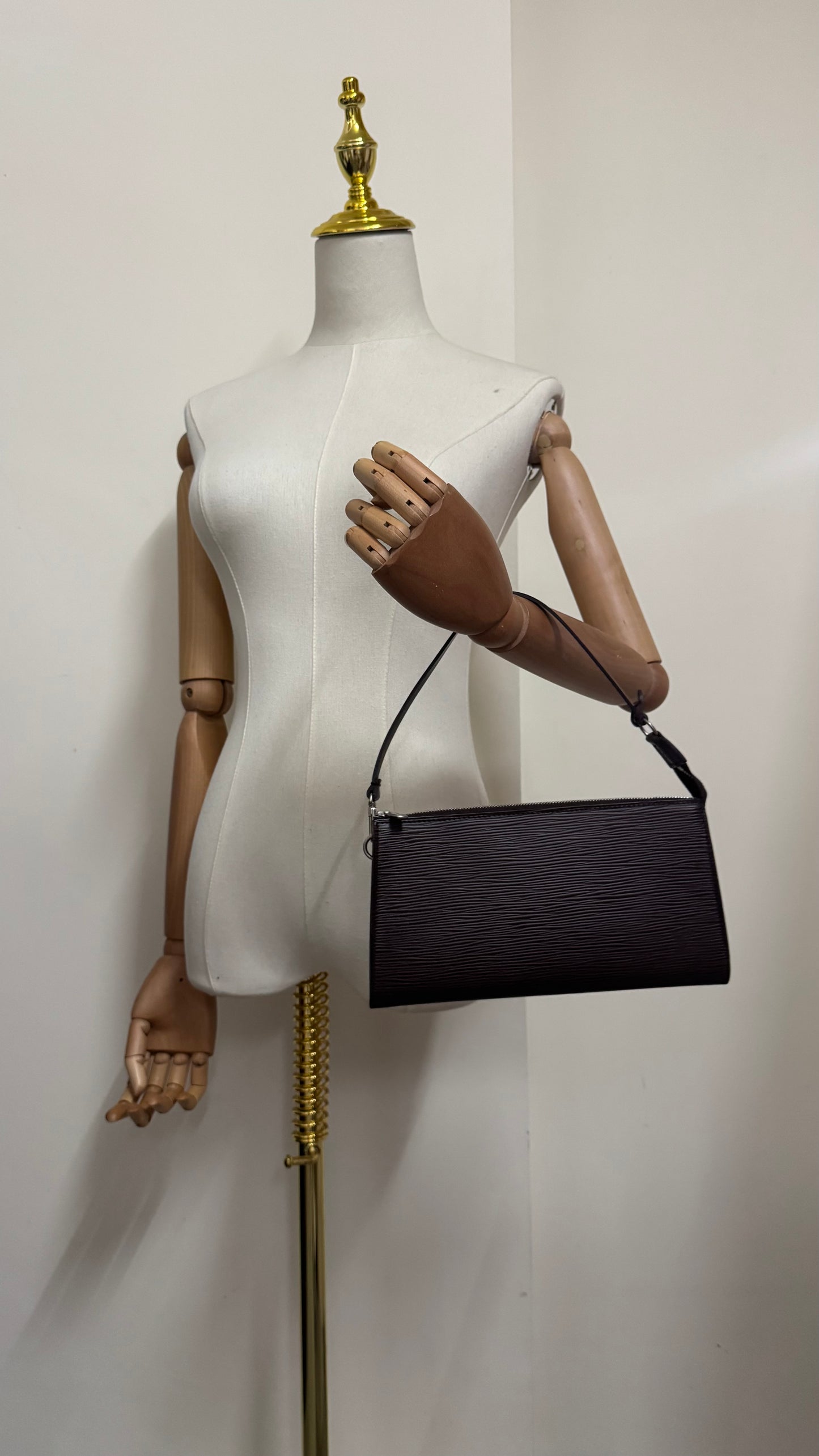 Louis Vuitton Pouchette