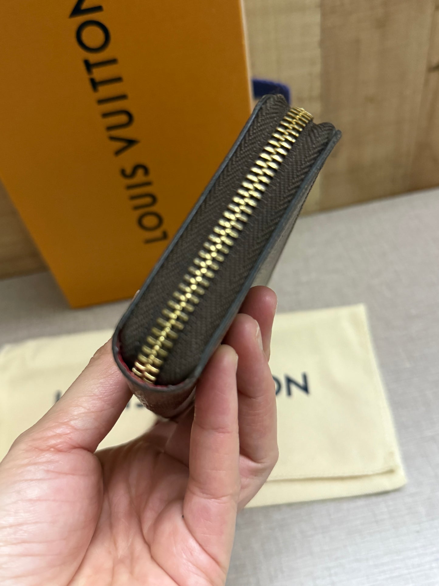 Louis Vuitton Damier Ebene Zippy Wallet