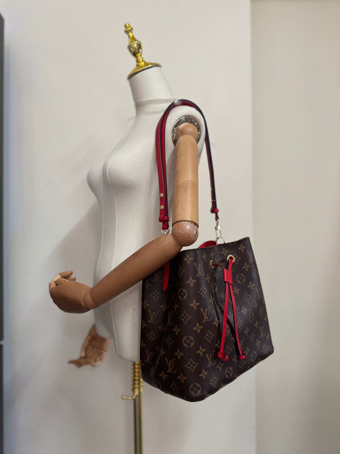 Louis Vuitton Neo Noe MM
