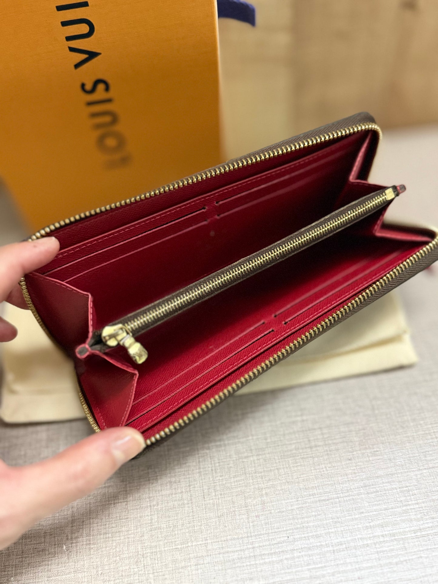 Louis Vuitton Damier Ebene Zippy Wallet