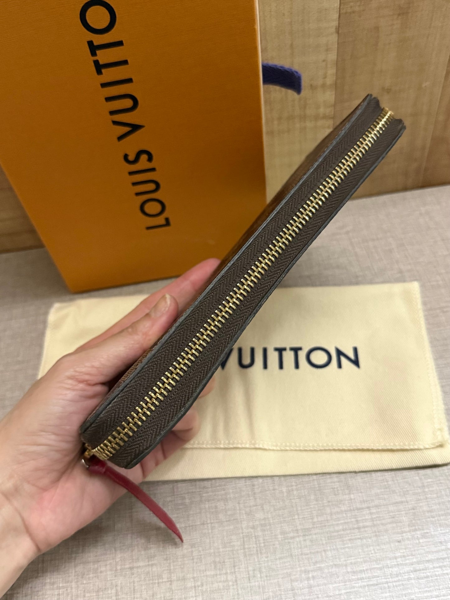 Louis Vuitton Damier Ebene Zippy Wallet
