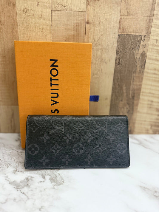 Louis Vuitton Monogram Wallet (Unisex)
