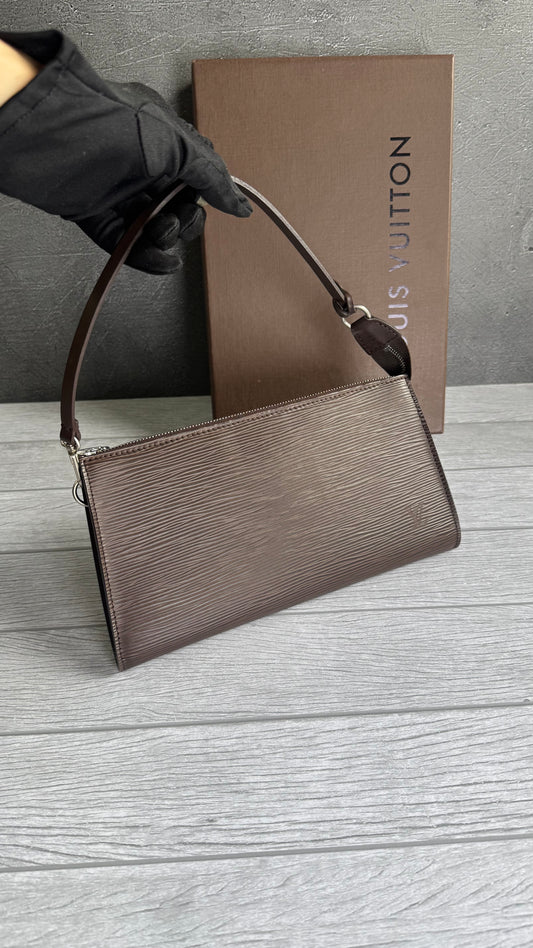 Louis Vuitton Pouchette