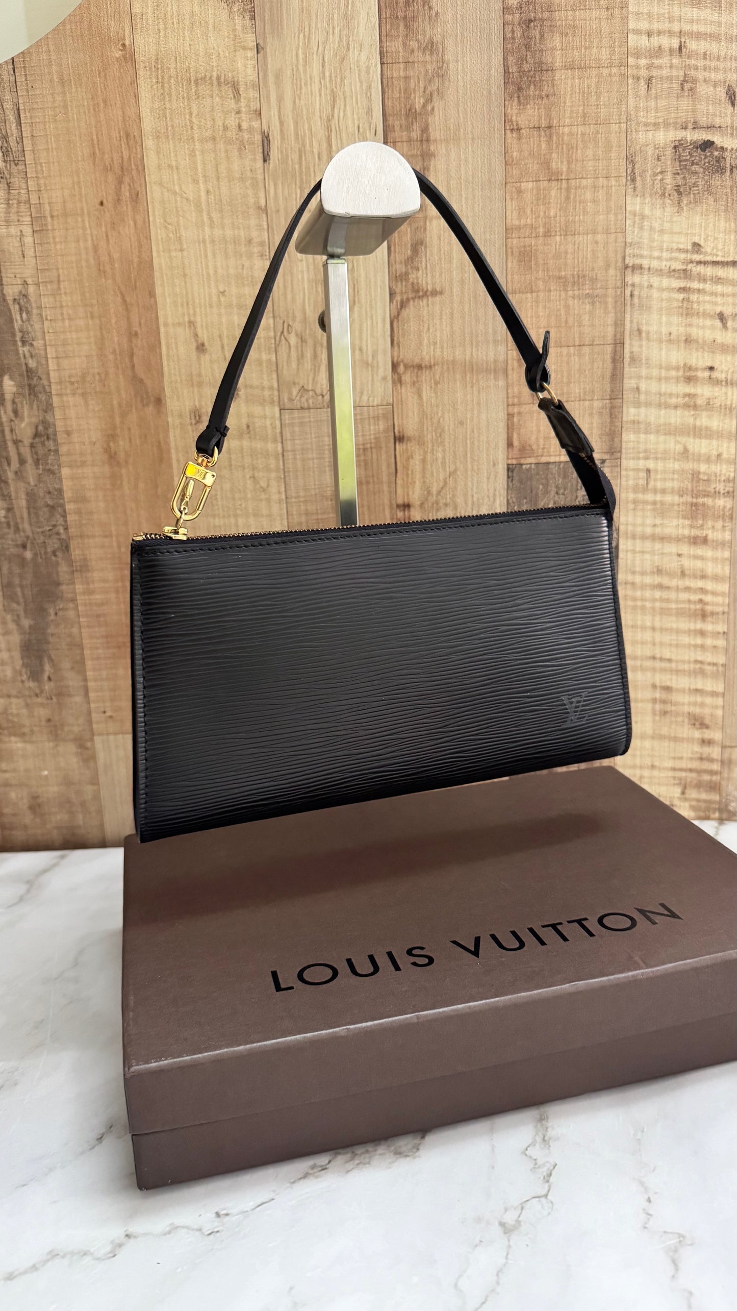 Louis Vuitton Pouchette