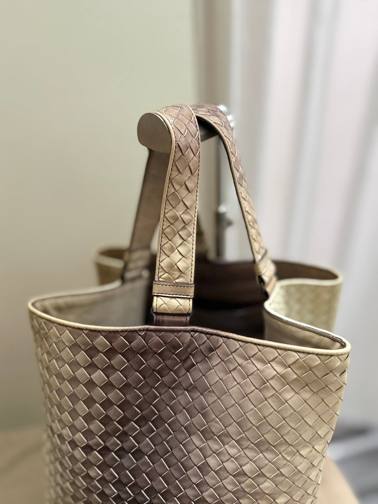 Bottega Veneta Intrecciato Ombre Tote (Cream)