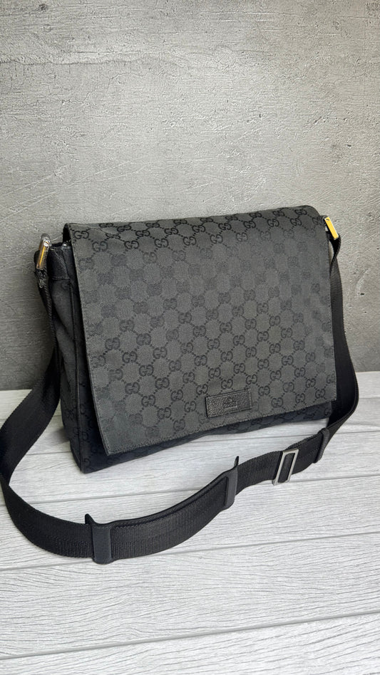 Gucci GG Monogram Canvas (Unisex)
