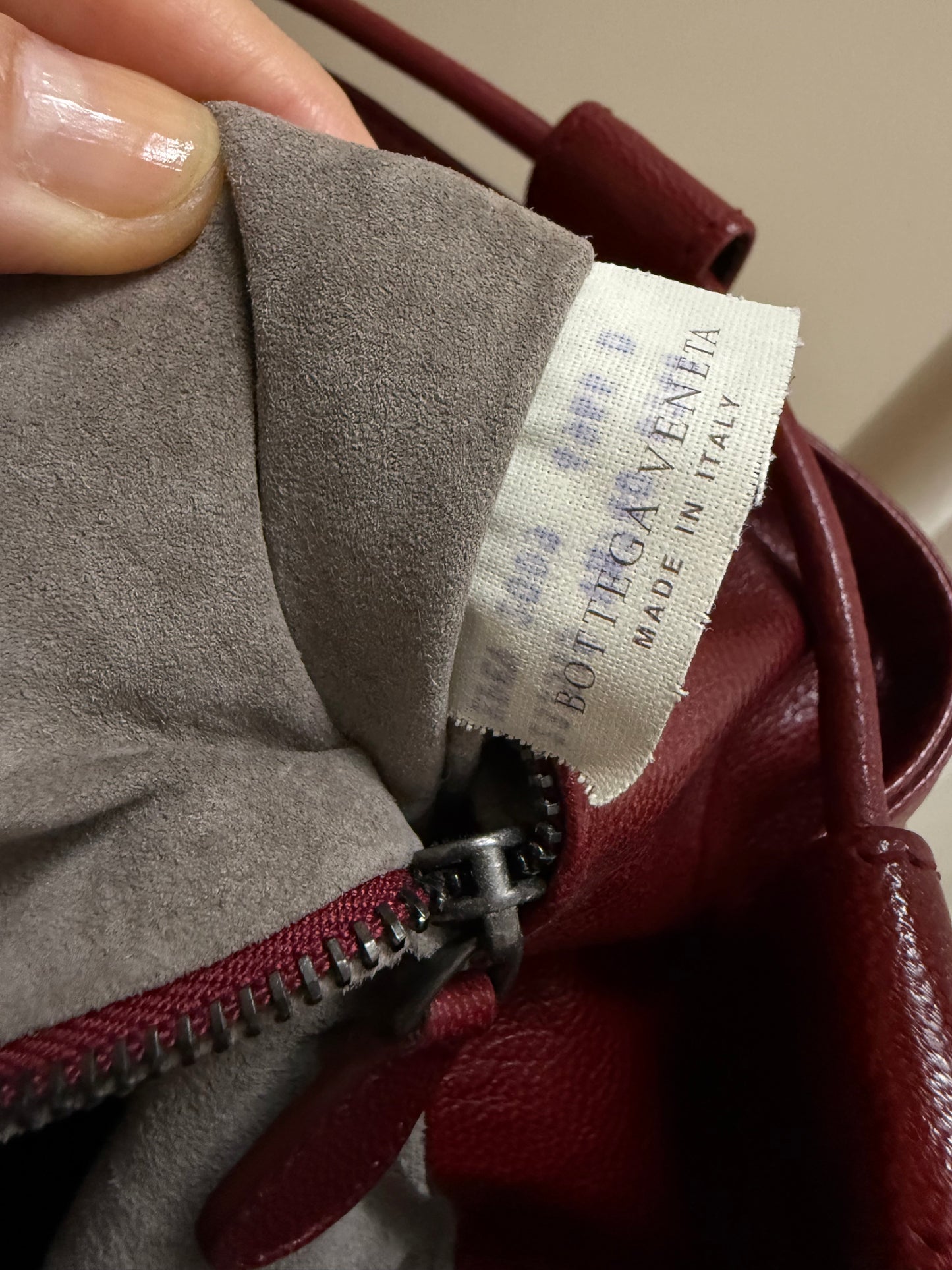 Bottega Veneta Intrecciato Drawstring Bucket Bag (Red Ombré)