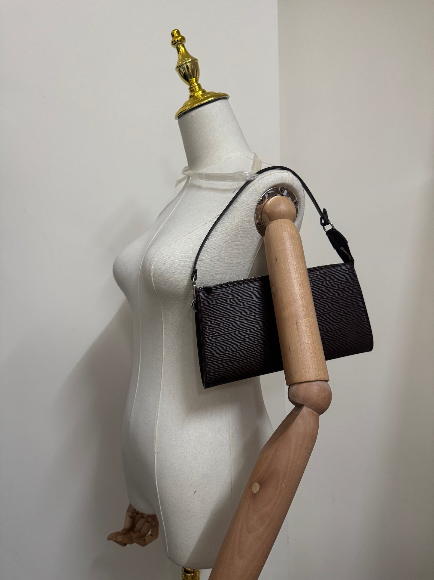 Louis Vuitton Pouchette
